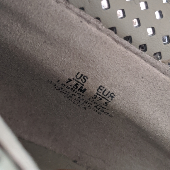 Sam Edelman | Paula | 7.5 | Perforated Suede Buckle Ankle Booties Tan - Picture 14 of 14